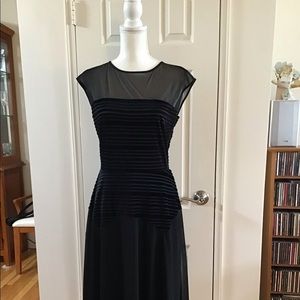 London Times Black Sleeveless Cocktail Dress